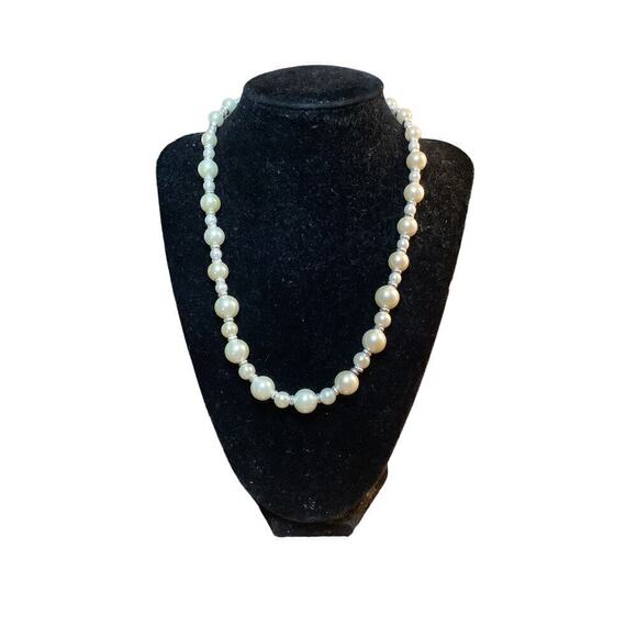 Vintage Marked NWT Pearl & Silver Tone Necklace Faux Pearls - Picture 1 of 5